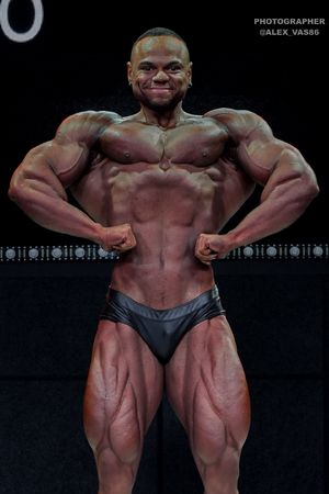 CLASSIC PHYSIQUE